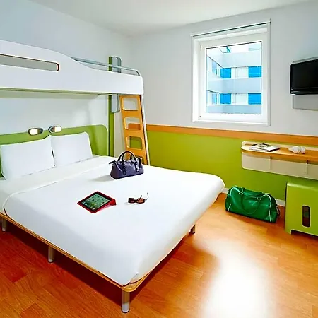 Ibis Budget Hotel 2*